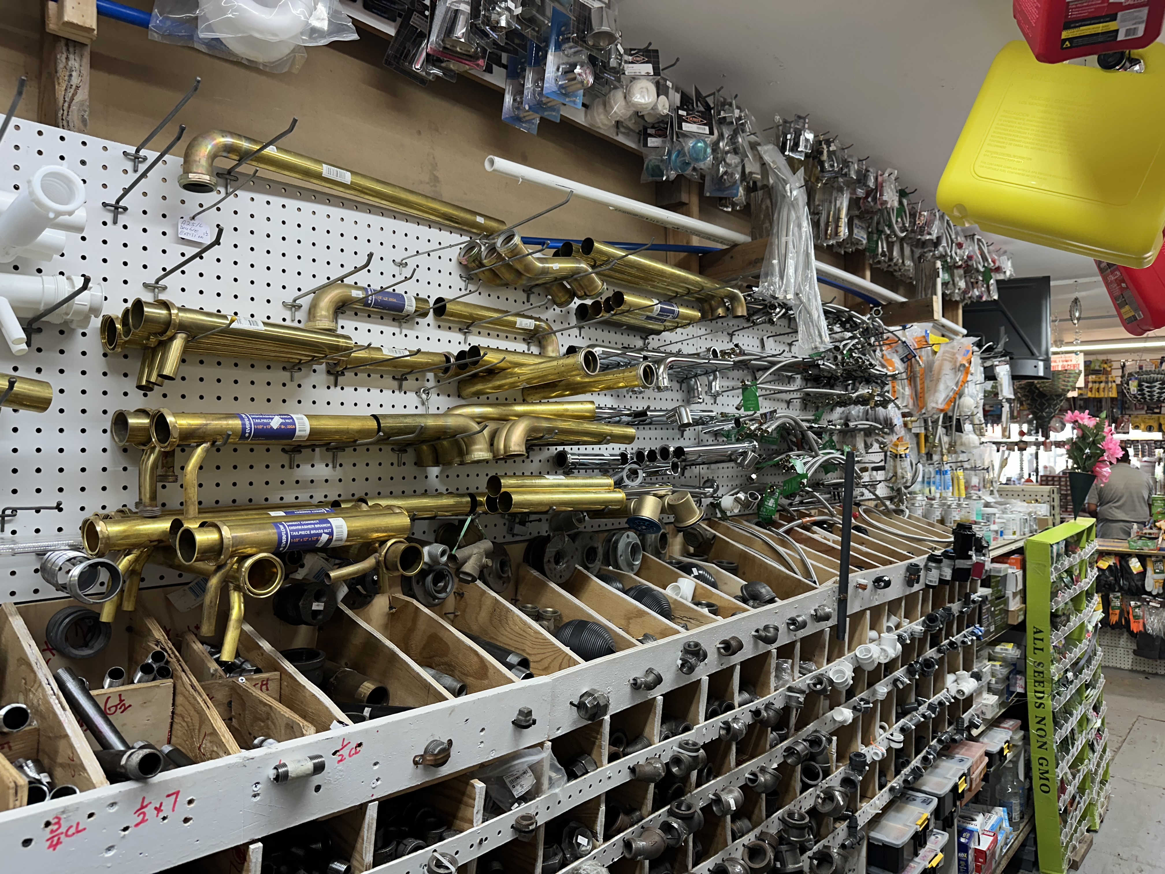 Inside SBS Hardware — photo 7369