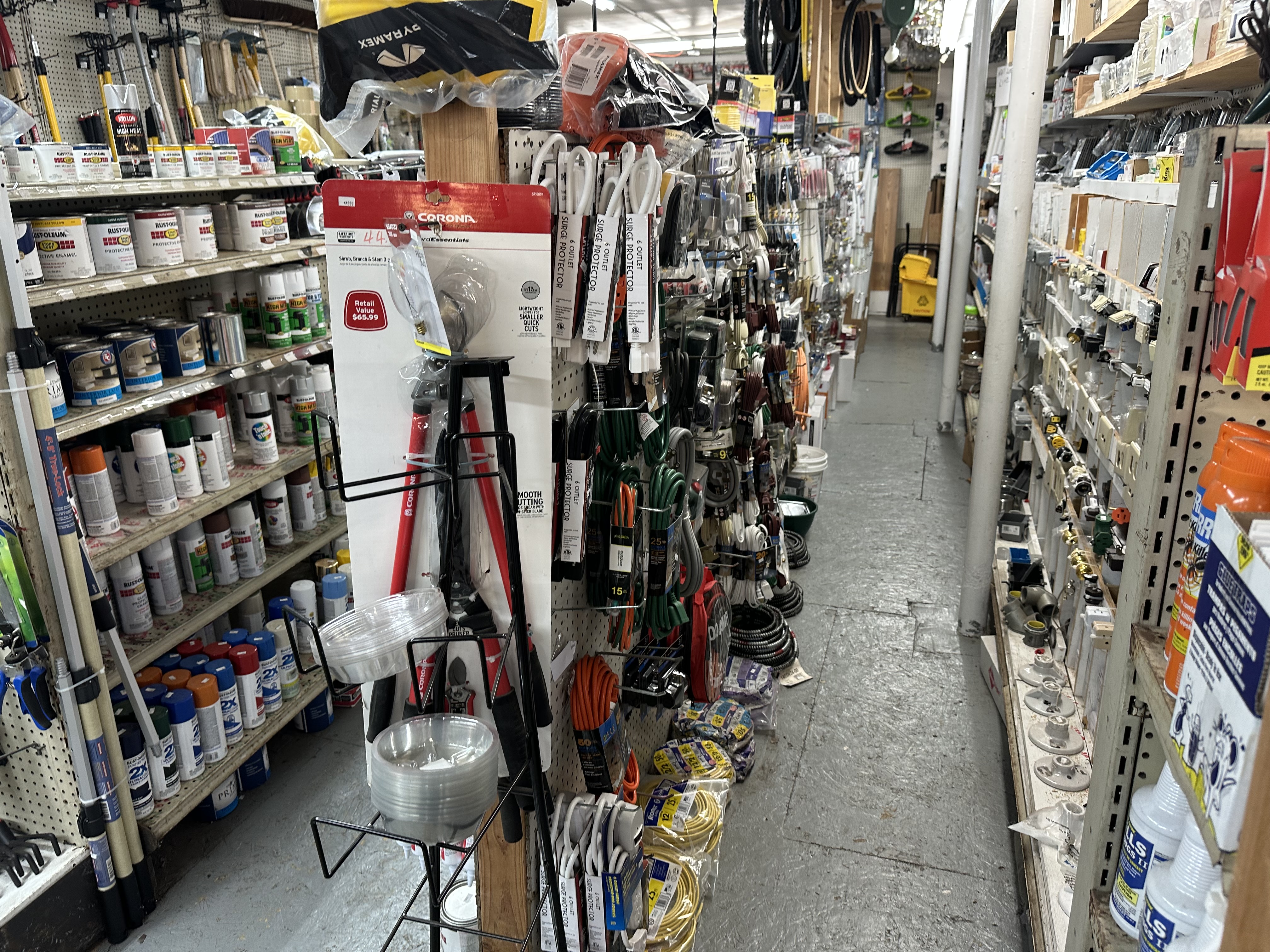 Inside SBS Hardware — photo 7355