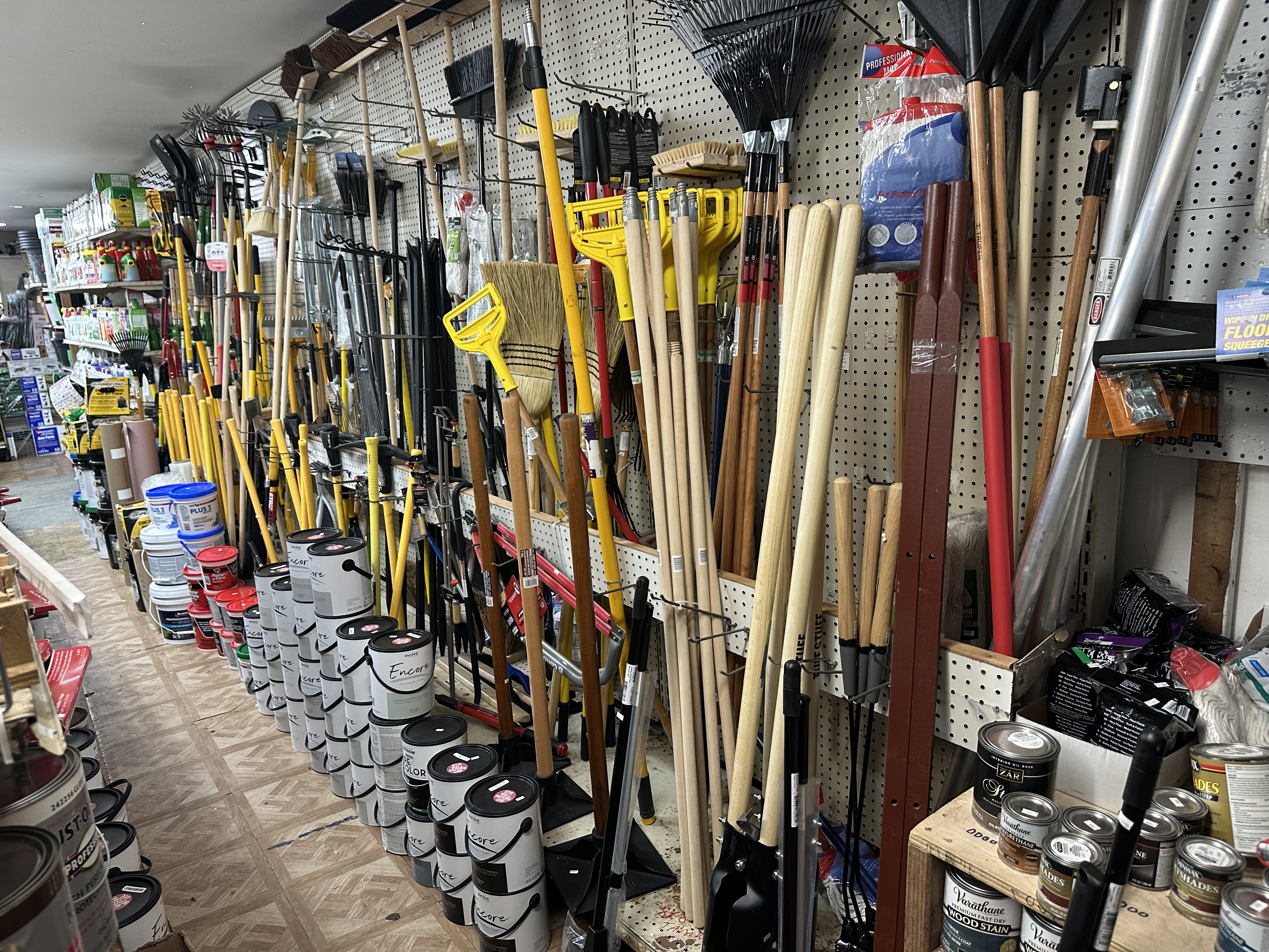 Inside SBS Hardware — photo 7364