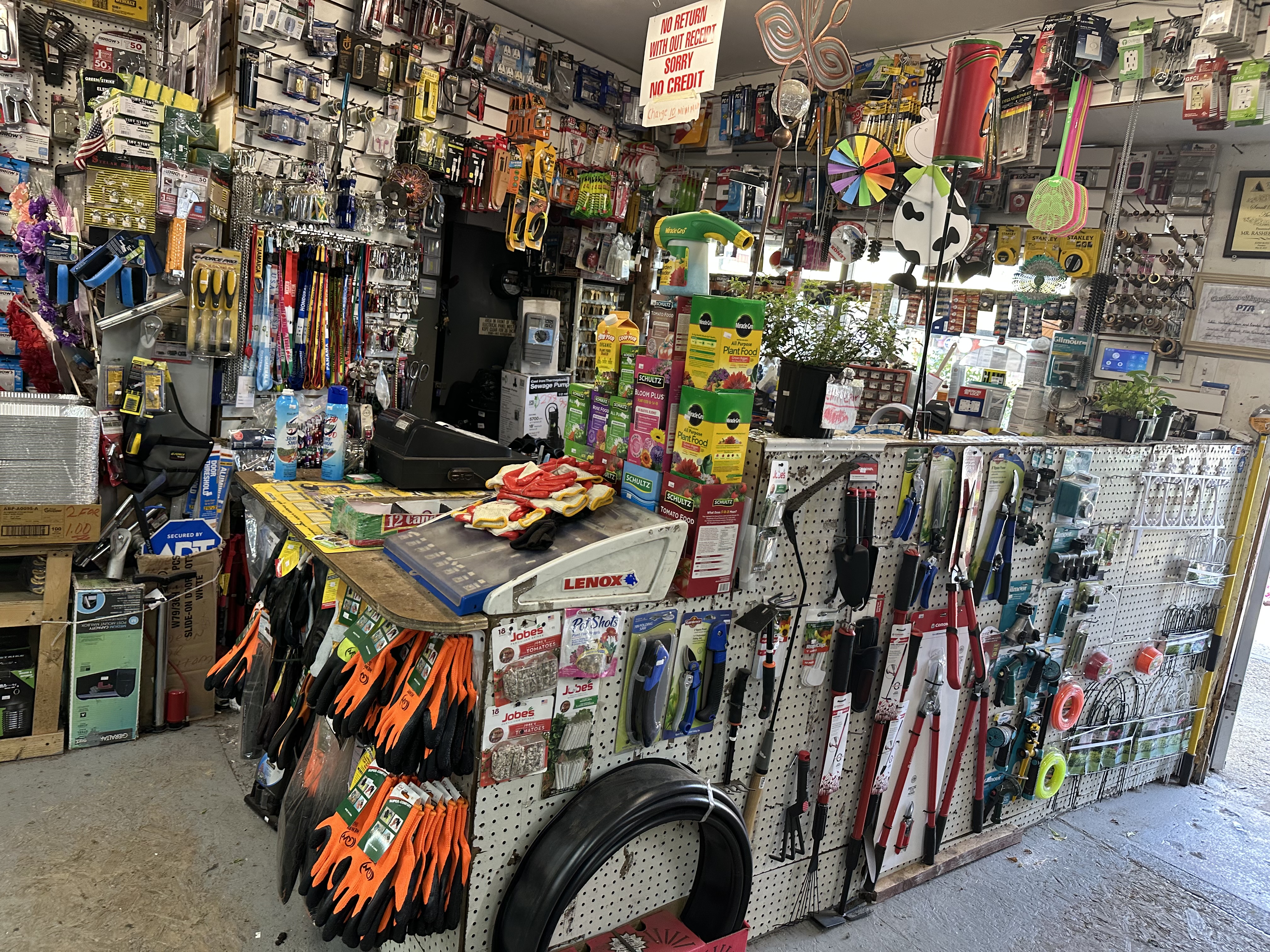 Inside SBS Hardware — photo 7353